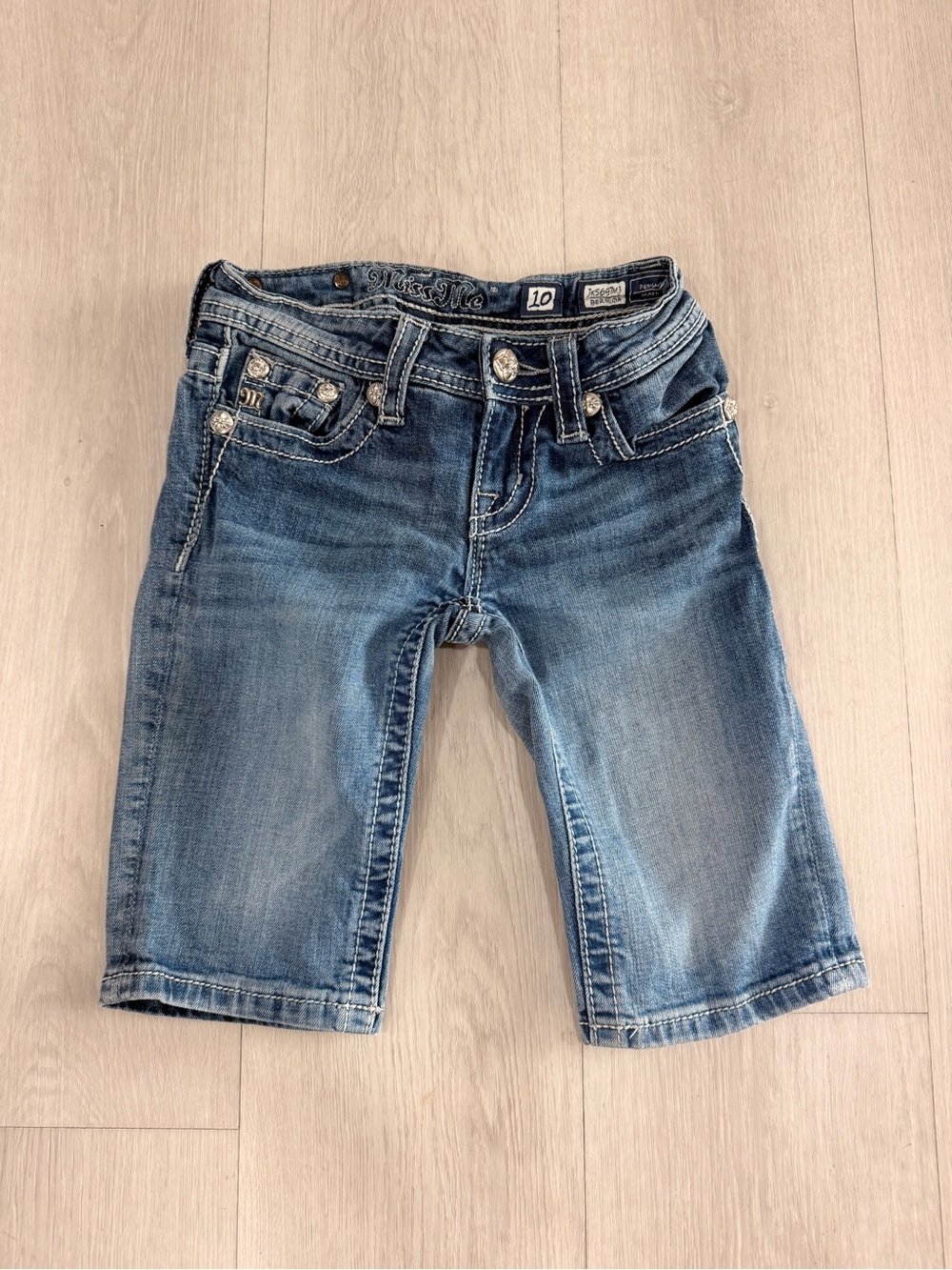 Miss Me Bermuda Shorts Size 10 Medium Wash Embellished Cross Pockets